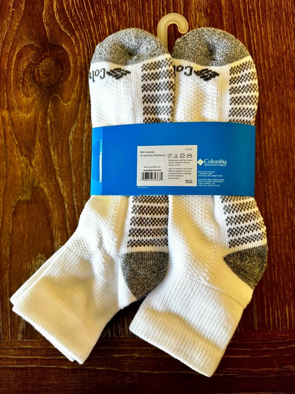 NIP 6-pack Columbia Sportswear quarter crew athletic socks